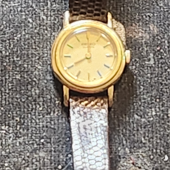 Vintage Y2K Seiko womens watch - Picture 5 of 6
